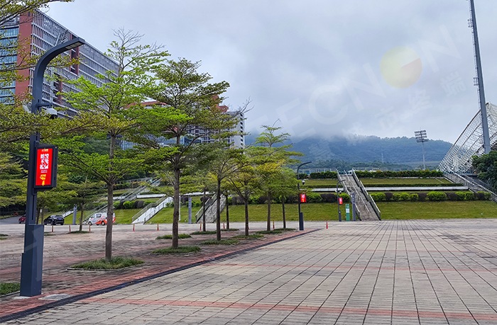 LED廣告機(jī),LED燈桿屏